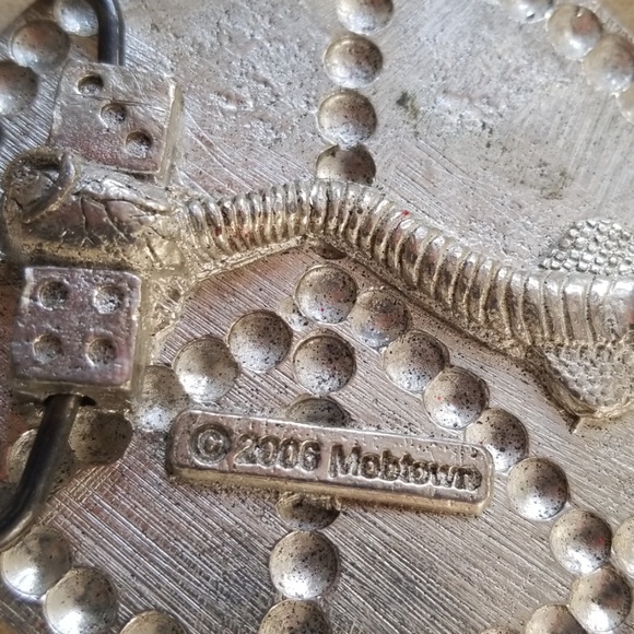 Mobtown Peace Sign Belt Buckle 2006 Red and Silver - Picture 2 of 7